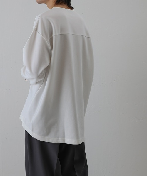 COLONY 2139（コロニートゥーワンスリーナイン）の「エンザイムダンボールラウンドヘム長袖Tシャツ（Tシャツ/カットソー・メンズ・ライトグレー/オフホワイト/ブラック・MEDIUM/LARGE）」の5枚目の写真