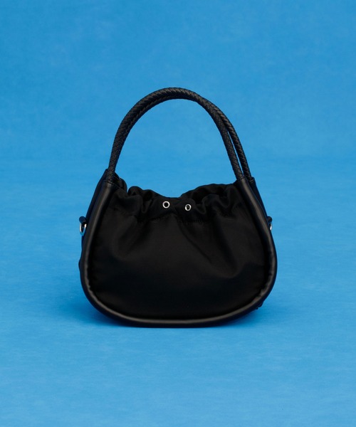 UNITED TOKYO(ユナイテッドトウキョウ)の「ロールショルダーバッグ(ショルダーバッグ・レディース・ブラック/ホワイト・FREE)」の5枚目の写真