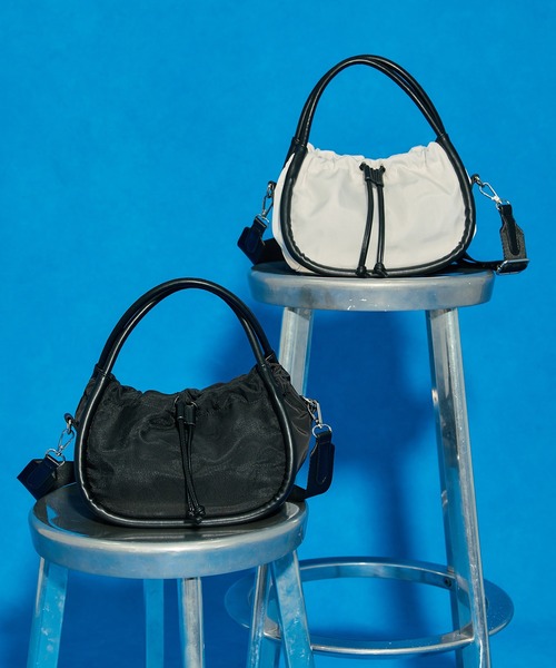 UNITED TOKYO(ユナイテッドトウキョウ)の「ロールショルダーバッグ(ショルダーバッグ・レディース・ブラック/ホワイト・FREE)」の12枚目の写真