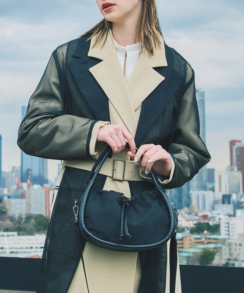 UNITED TOKYO(ユナイテッドトウキョウ)の「ロールショルダーバッグ(ショルダーバッグ・レディース・ブラック/ホワイト・FREE)」の14枚目の写真