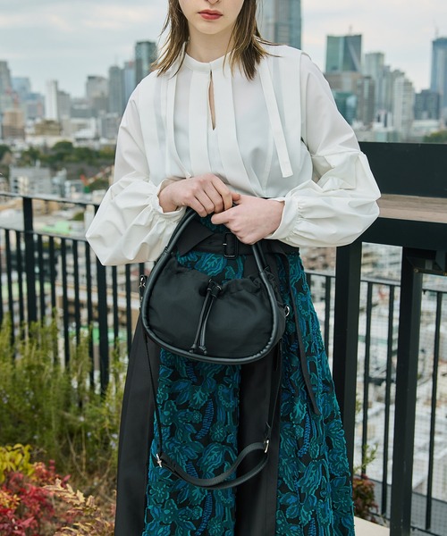 UNITED TOKYO(ユナイテッドトウキョウ)の「ロールショルダーバッグ(ショルダーバッグ・レディース・ブラック/ホワイト・FREE)」の16枚目の写真