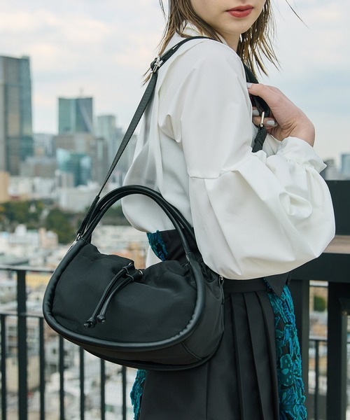 UNITED TOKYO(ユナイテッドトウキョウ)の「ロールショルダーバッグ(ショルダーバッグ・レディース・ブラック/ホワイト・FREE)」の17枚目の写真