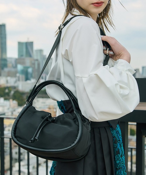 UNITED TOKYO(ユナイテッドトウキョウ)の「ロールショルダーバッグ(ショルダーバッグ・レディース・ブラック/ホワイト・FREE)」の18枚目の写真