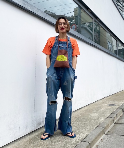 HOLIDAY（ホリデイ）の「HOLIDAY MINI BAG (GRAFFITI LOGO) ホリデイミニバッグ (グラフィティロゴ)（ショルダーバッグ・レディース・ホワイト/パープル/ブラウン・ONE SIZE）」の6枚目の写真