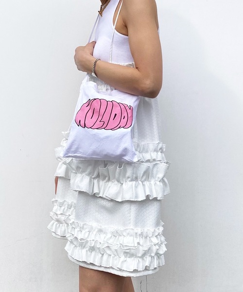 HOLIDAY（ホリデイ）の「HOLIDAY MINI BAG (GRAFFITI LOGO) ホリデイミニバッグ (グラフィティロゴ)（ショルダーバッグ・レディース・ホワイト/パープル/ブラウン・ONE SIZE）」の5枚目の写真