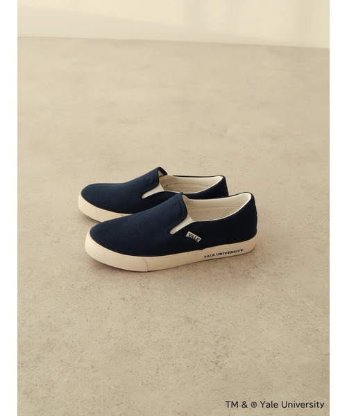 AMERICAN HOLIC（アメリカンホリック）の「TM&(R) Yale Universityスリッポン（スリッポン・レディース・オフホワイト/ネイビー・S/L/M）」の3枚目の写真