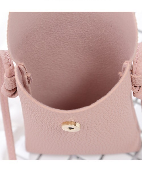 yuue' ( wear )（ユーイ）の「レザーショルダーバッグ（ショルダーバッグ・レディース・ライトグレー/ブラック/ネイビー/レッド/ピンク・FREE）」の13枚目の写真