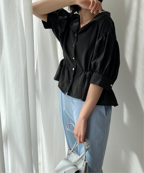 RAY CASSIN（レイカズン）の「多種ボタンペプラム開襟シャツ（シャツ/ブラウス・レディース・イエロー/スミクロ/オフホワイト/ネイビー系・FREE）」の2枚目の写真