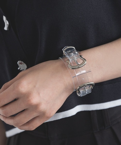 HARE（ハレ）の「ダブルバックルベルトブレス(HARE)（バングル/リストバンド・レディース・ブラック/クリア・FREE）」の2枚目の写真