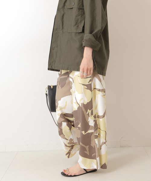 Spick & Span(スピックアンドスパン)の「レイヤーグラフィックワイドパンツ(その他パンツ・レディース・ブラック/イエロー・36/38)」の20枚目の写真