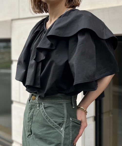 mi via loca(ミヴィアロカ)の「アシメ フリルカラーブラウス(シャツ/ブラウス・レディース・ライトグリーン/ホワイト/ブラック・FREE)」の12枚目の写真