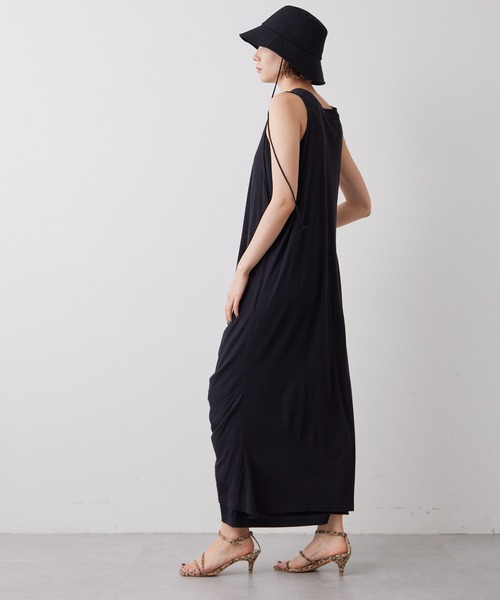 Whim Gazette(ウィムガゼット)の「【THE PAUSE】レイヤードシャーリングワンピース(ワンピース・レディース・ブラック/オフホワイト・FREE)」の3枚目の写真