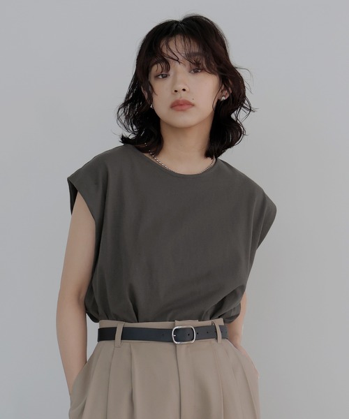 hellam（へラム）の「ショルダータックTシャツ（Tシャツ/カットソー・レディース・ブラック/杢グレー/オフホワイト/チャコール・FREE）」の4枚目の写真