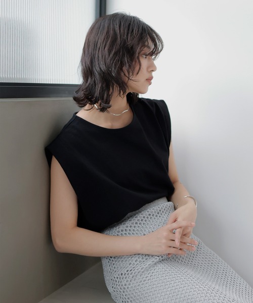 hellam（へラム）の「ショルダータックTシャツ（Tシャツ/カットソー・レディース・ブラック/杢グレー/オフホワイト/チャコール・FREE）」の12枚目の写真