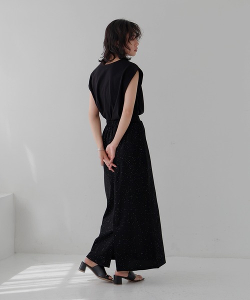 hellam（へラム）の「ショルダータックTシャツ（Tシャツ/カットソー・レディース・ブラック/杢グレー/オフホワイト/チャコール・FREE）」の13枚目の写真