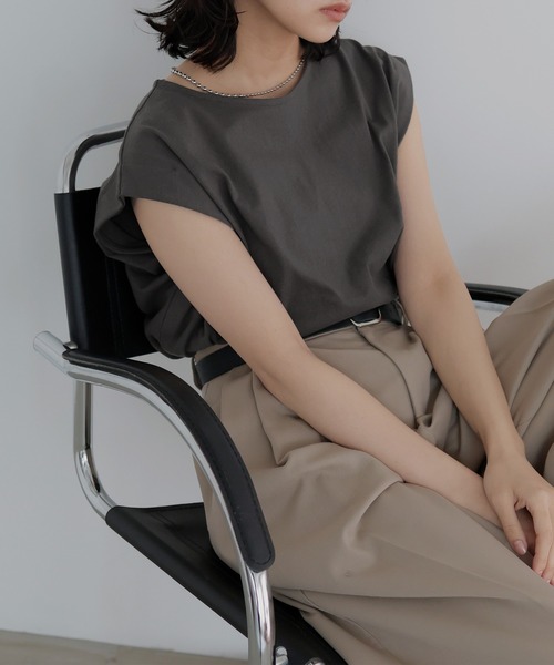 hellam（へラム）の「ショルダータックTシャツ（Tシャツ/カットソー・レディース・ブラック/杢グレー/オフホワイト/チャコール・FREE）」の18枚目の写真