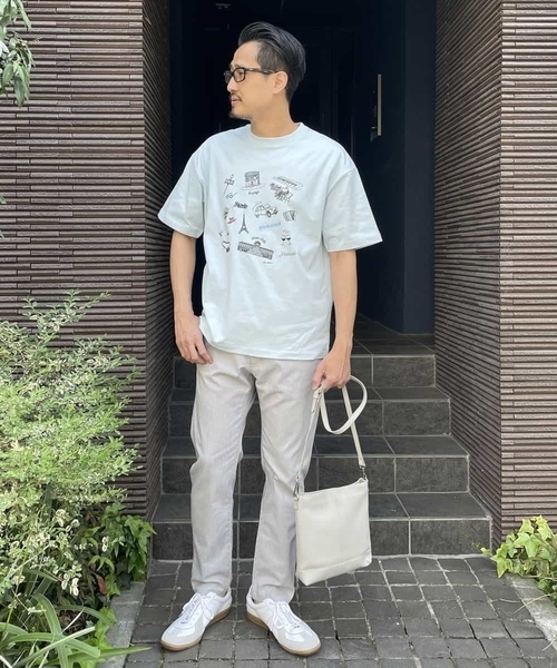 a.v.v(アーヴェヴェ)の「【イラストレーターコラボ】トラベルイラストTシャツ(TRAVELシリーズ)(Tシャツ/カットソー・メンズ・ホワイト/ライトブルー/ブラック・46/48)」の16枚目の写真