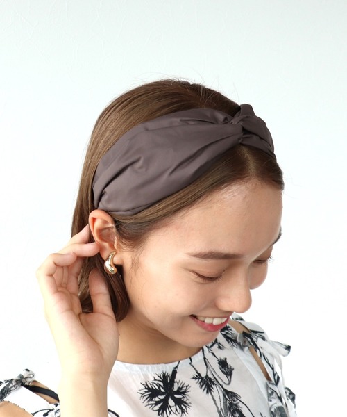 Three Four Time（ｽﾘｰﾌｫｰﾀｲﾑ）の「ナイロンクロスカチューシャ（カチューシャ・レディース・グレー/ブラック/ネイビー/ベージュ/グレイッシュベージュ・FREE）」の4枚目の写真