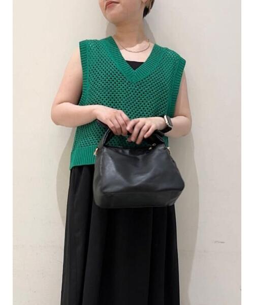 Te chichi TERRASSE（テチチテラス）の「メッシュVネックベスト（ニット/セーター・レディース・ブラック/オフホワイト/グリーン・F）」の4枚目の写真