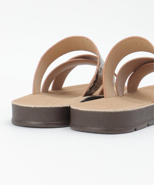 ikka(イッカ)の「軽量クロスベルトサンダル(サンダル・レディース・ベージュ/ブラック/オフホワイト・M/L)」の17枚目の写真