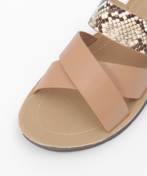 ikka(イッカ)の「軽量クロスベルトサンダル(サンダル・レディース・ベージュ/ブラック/オフホワイト・M/L)」の19枚目の写真