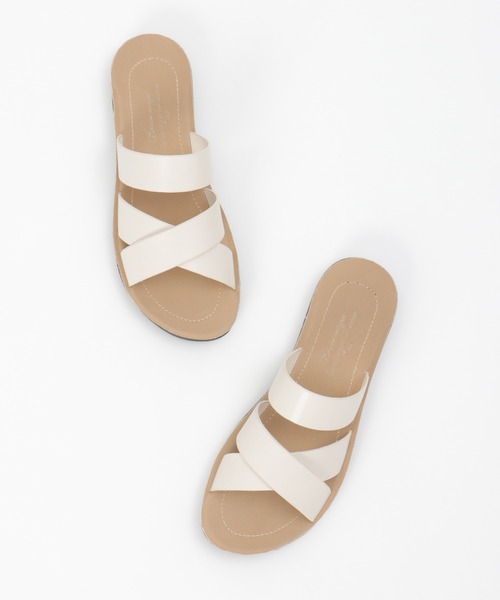 ikka(イッカ)の「軽量クロスベルトサンダル(サンダル・レディース・ベージュ/ブラック/オフホワイト・M/L)」の2枚目の写真