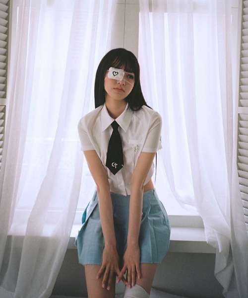 CLUTSTUDIO(クルロトスタジオ)の「A'GEM/9 × .kom『CLUTSTUDIO/クラットスタジオ』necktie chain half shirt/ネクタイ付き シャツ(シャツ/ブラウス・レディース・ホワイト・FREE)」の4枚目の写真