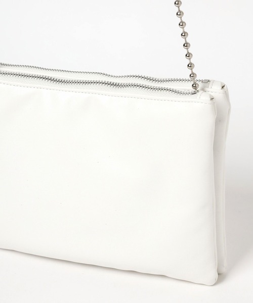 LAKOLE（ラコレ）の「パデットチェーンショルダー / 963002（ショルダーバッグ・レディース・ブラック/オフホワイト/シルバー/ボルドー/アイボリー/イエロー・FREE）」の11枚目の写真
