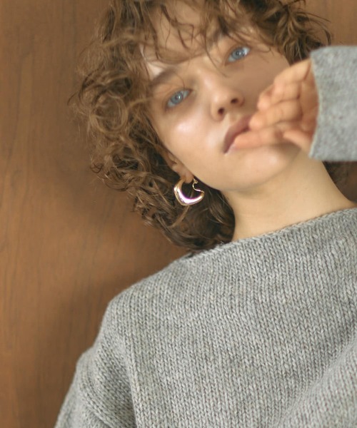 SMELLY(スメリー)の「ワイドフープイヤリング(イヤリング・レディース・ゴールド・-)」の7枚目の写真
