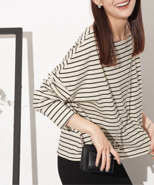 NANO universe(ナノユニバース)の「WEB限定 ボーダーワイドドロップトップス(Tシャツ/カットソー・レディース・ベージュ/ブラック/オフホワイト/ベージュ系その他/グレー系その他4・FREE)」の4枚目の写真