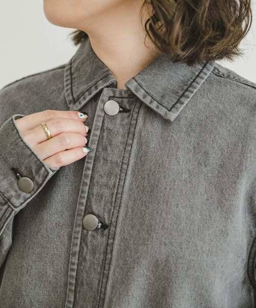 ITEMS URBANRESEARCH（アイテムズ アーバンリサーチ）の「デニムオーバージャケット（デニムジャケット・レディース・ブラック/ブルー・FREE）」の19枚目の写真