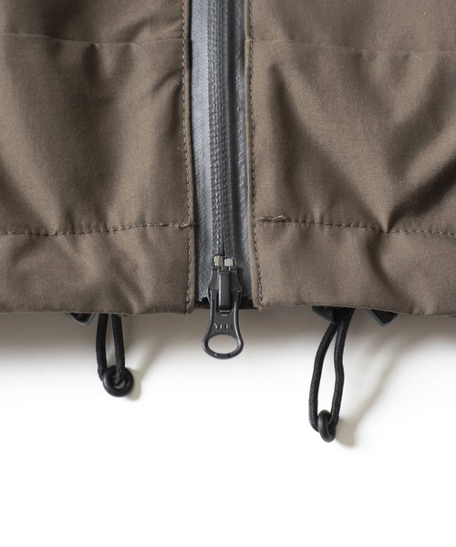 Back Channel（バックチャンネル）の「MOUNTAIN PARKA（マウンテンパーカー・メンズ・ブラック/カーキ・MEDIUM/X-LARGE/LARGE）」の10枚目の写真