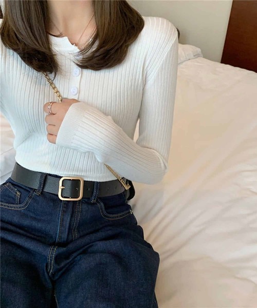 NANEA（ナネア）の「リブニットトップス　ラウンドヘンリーネック（ニット/セーター・レディース・ホワイト/ピンク/グリーン/グレー/ブルー/ブラック/アイボリー/サックスブルー/ベージュ/イエロー/レッド/パープル・MEDIUM）」の13枚目の写真