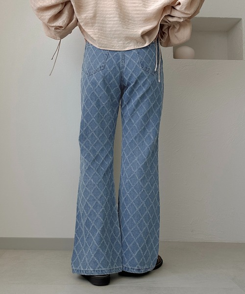 apres jour clair(アプレジュールクレア)の「【apres jour clair】ジャガードセミフレアデニムパンツ【ZOZOTOWN限定アイテム】(デニムパンツ・レディース・インディゴブルー/ライトインディゴブルー・MEDIUM/X-LARGE/SMALL)」の4枚目の写真