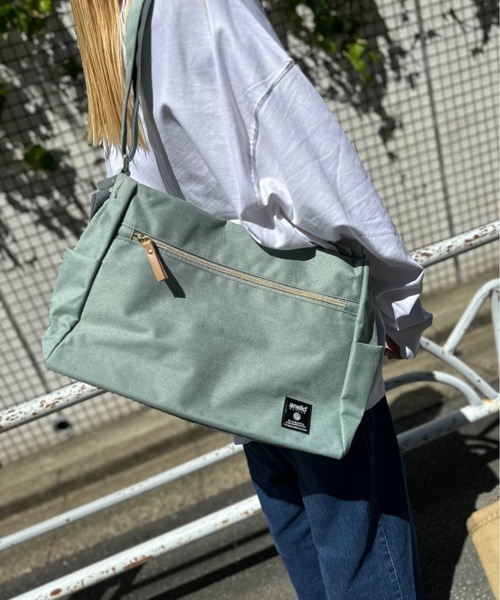 anello（アネロ）の「anello GRANDE / クラシック杢ポリＣＬＰ　１０ポケットショルダー / GTH2522Z（ショルダーバッグ・レディース・ベージュ/ブラック系その他/ブラック/グリーン/グレー/ピンク・ONESIZE）」の5枚目の写真