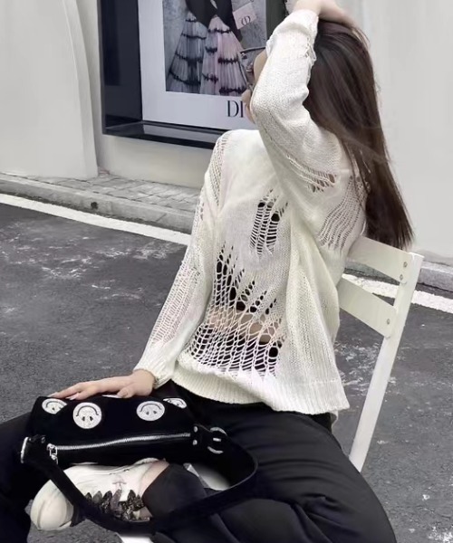 Sibra(シブラ)の「ダメージクロップドニット(ニット/セーター・レディース・ホワイト/アイボリー/ブラック・M)」の10枚目の写真