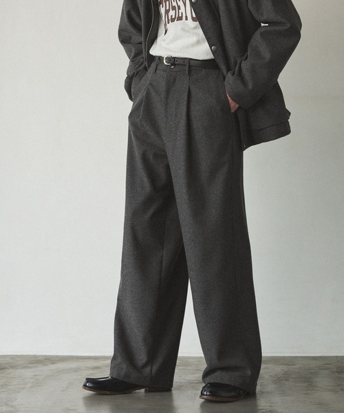 EMMA CLOTHES（エマクローズ）の「ツイードセミワイドタックスラックス