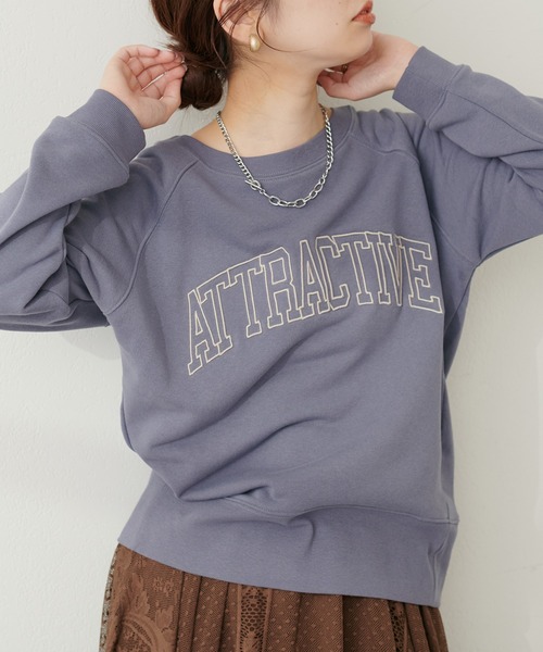 natural couture(ナチュラルクチュール)の「カレッジロゴ刺繍裏毛プルオーバー(Tシャツ/カットソー・レディース・ライトベージュ/チャコールグレー/ブルー/グリーン・FREE)」の4枚目の写真