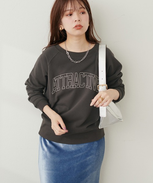 natural couture(ナチュラルクチュール)の「カレッジロゴ刺繍裏毛プルオーバー(Tシャツ/カットソー・レディース・ライトベージュ/チャコールグレー/ブルー/グリーン・FREE)」の6枚目の写真
