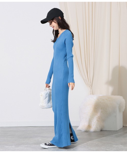 CHILLE(チル)の「Vネックリブニットタイトロングワンピース(ワンピース・レディース・アイボリー/ブルー/ブラック・FREE)」の11枚目の写真