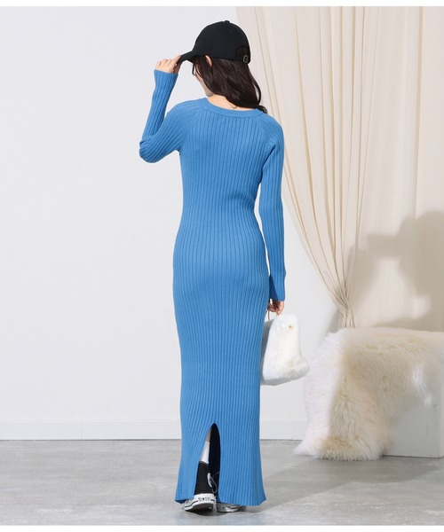 CHILLE(チル)の「Vネックリブニットタイトロングワンピース(ワンピース・レディース・アイボリー/ブルー/ブラック・FREE)」の12枚目の写真