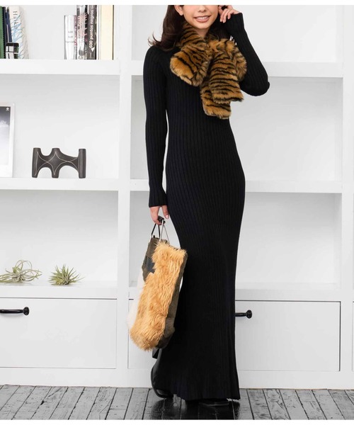 CHILLE(チル)の「Vネックリブニットタイトロングワンピース(ワンピース・レディース・アイボリー/ブルー/ブラック・FREE)」の17枚目の写真