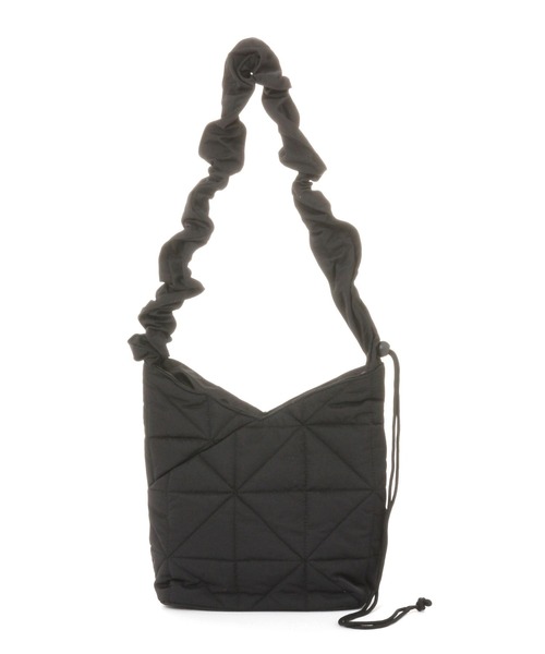 studio CLIP（スタディオクリップ）の「中綿キルトワンマイルショルダーバッグ（トートバッグ・レディース・ライトベージュ/ブラック/レッド・FREE）」の2枚目の写真