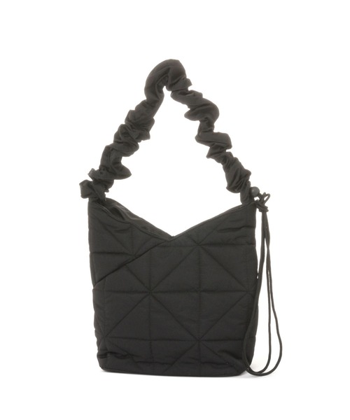 studio CLIP（スタディオクリップ）の「中綿キルトワンマイルショルダーバッグ（トートバッグ・レディース・ライトベージュ/ブラック/レッド・FREE）」の6枚目の写真