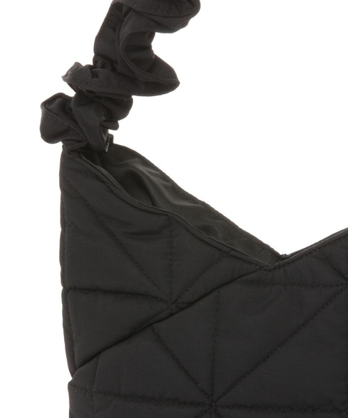 studio CLIP（スタディオクリップ）の「中綿キルトワンマイルショルダーバッグ（トートバッグ・レディース・ライトベージュ/ブラック/レッド・FREE）」の10枚目の写真