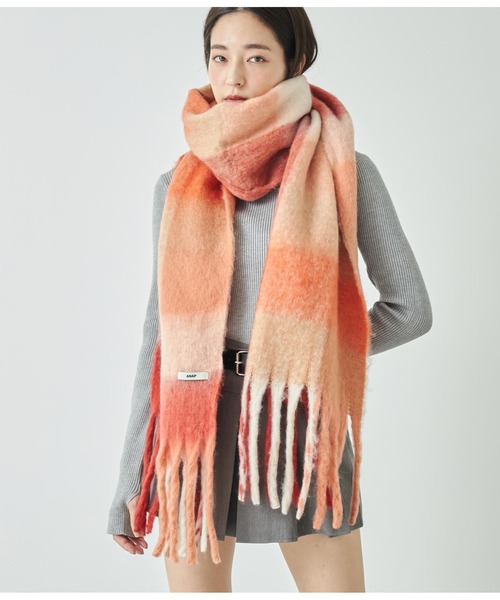 ANAP（アナップ）の「フリンジ大判ストール（ストール/ショール・レディース・ベージュ系その他/グリーン/ピンク/レッド・FREE）」の9枚目の写真