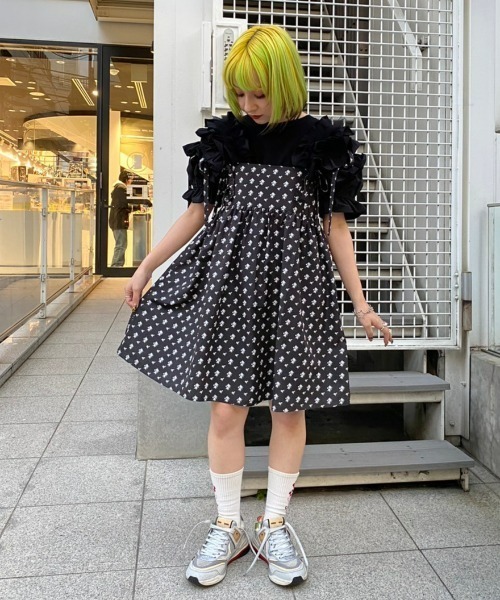 Candy Stripper(キャンディストリッパー)の「VOLUME FRILL トップス(その他トップス・レディース・ブラック/ヘザーグレー/オフホワイト・2)」の17枚目の写真