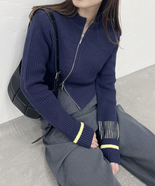 Oriens JOURNAL STANDARD(オリエンス ジャーナルスタンダード)の「《追加》ナナメジップニット(カーディガン/ボレロ・レディース・アイボリー/ネイビー・FREE)」の2枚目の写真