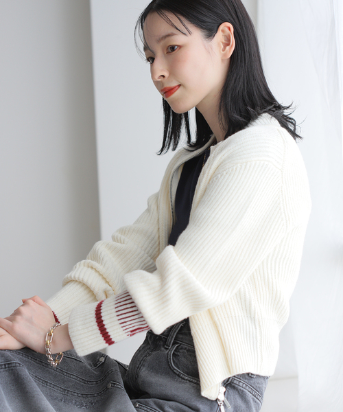 Oriens JOURNAL STANDARD(オリエンス ジャーナルスタンダード)の「《追加》ナナメジップニット(カーディガン/ボレロ・レディース・アイボリー/ネイビー・FREE)」の3枚目の写真