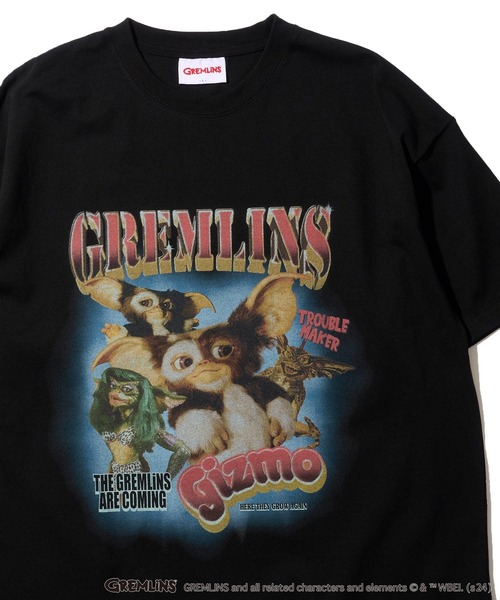 ADPOSION(アドポーション)の「【GREMLINS / グレムリン】ヴィンテージヒップホップ風フォトプリントTシャツ(Tシャツ/カットソー・メンズ・チャコールグレー/ホワイト×ブラック/ブラック/ホワイト・MEDIUM/LARGE/X-LARGE)」の1枚目の写真
